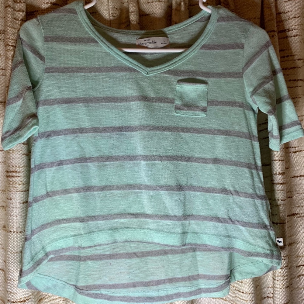 💚Abercrombie Kids Shirt Crop Top